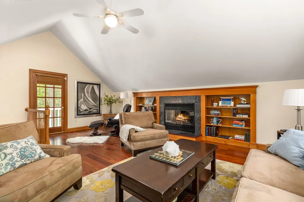 2 Palmer Drive Kensington NH 03833