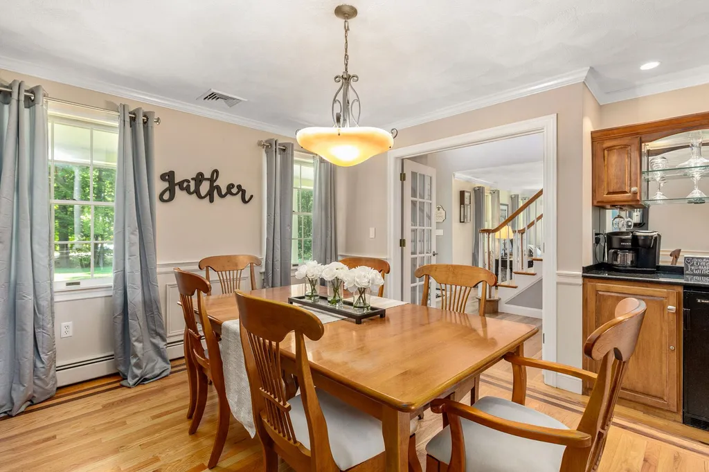 2 Palmer Drive Kensington NH 03833