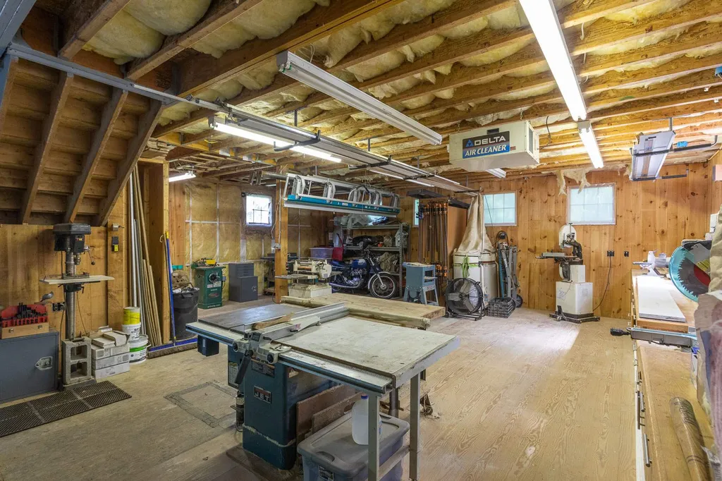 2 Palmer Drive Kensington NH 03833