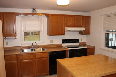 9 Ron Wyn Drive Somersworth NH 03878