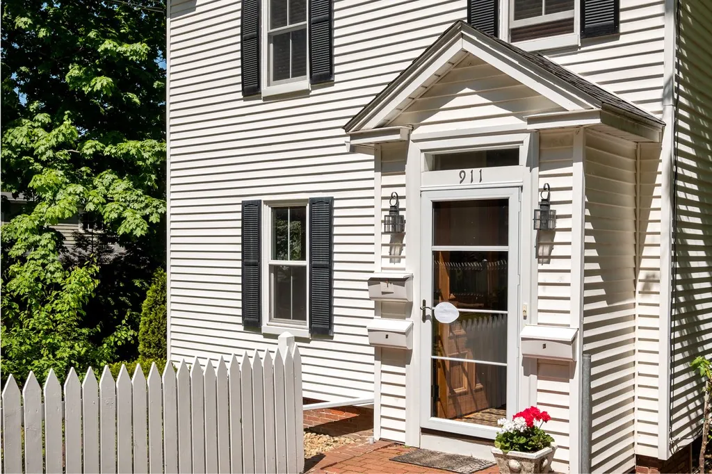 911 South Street Portsmouth NH 03801