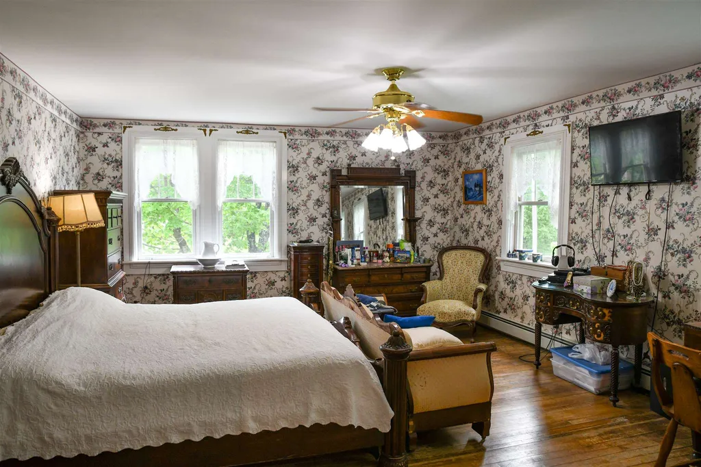 270 Agassiz Street Bethlehem NH 03574