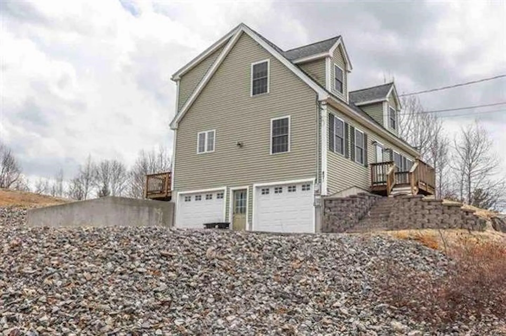 87b Pond Street Newton NH 03858