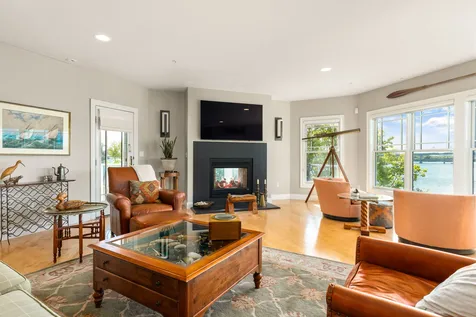 32 Badgers Island W Kittery ME 03904