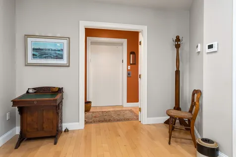 32 Badgers Island W Kittery ME 03904