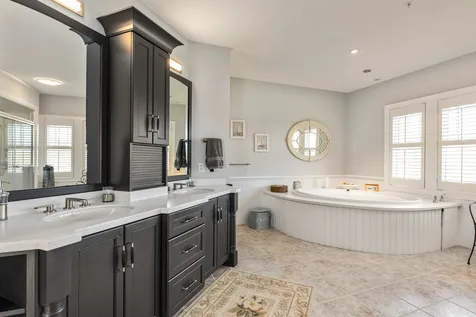 32 Badgers Island W Kittery ME 03904