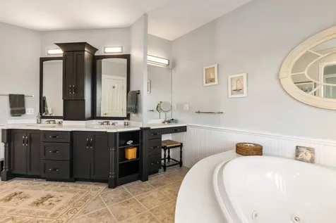 32 Badgers Island W Kittery ME 03904