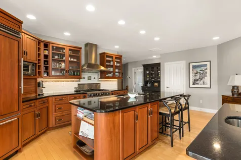 32 Badgers Island W Kittery ME 03904
