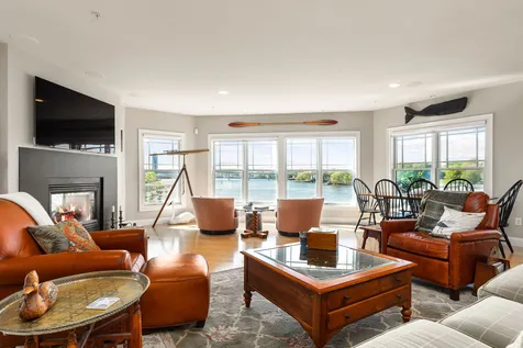 32 Badgers Island W Kittery ME 03904