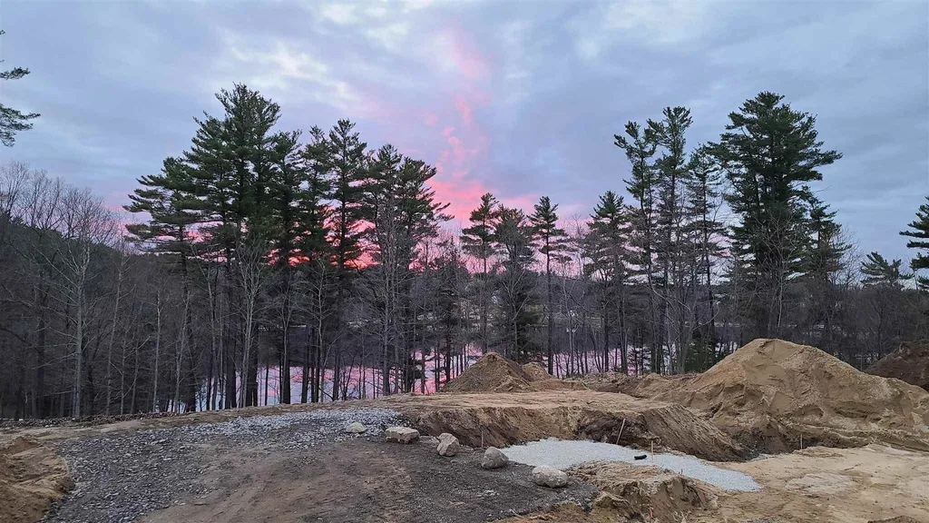 2 Scarlett Lane Rollinsford NH 03869