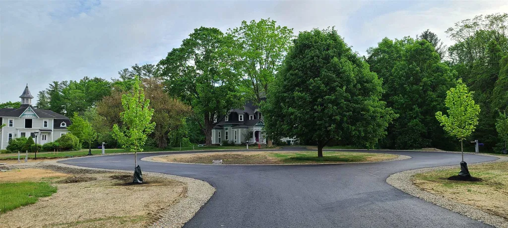 2 Scarlett Lane Rollinsford NH 03869