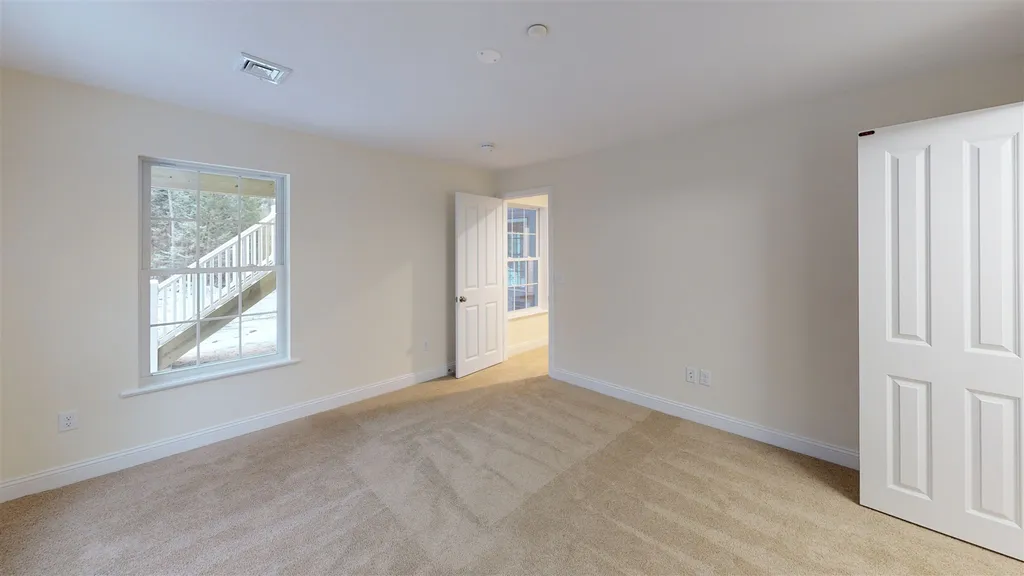29 Ward Way Danville NH 03819