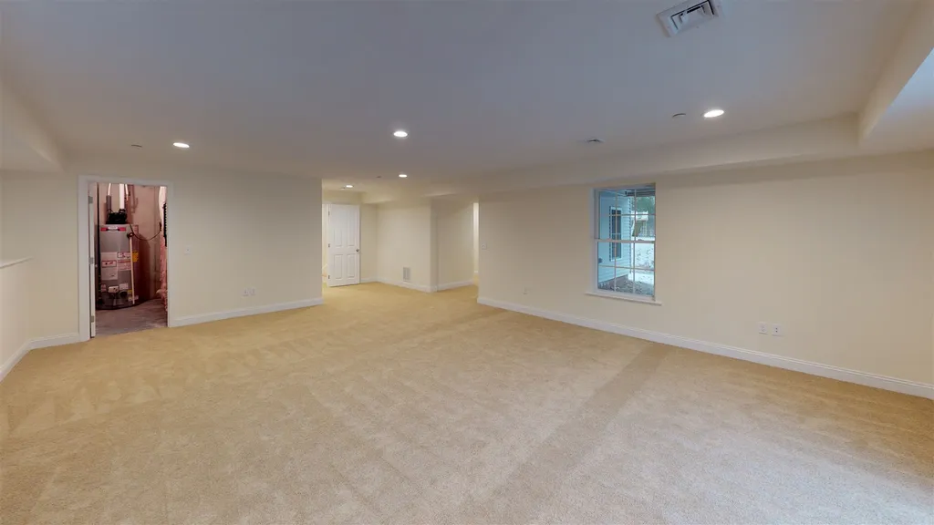 29 Ward Way Danville NH 03819