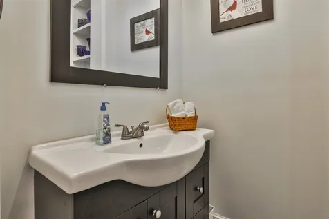 25 Burke Street Nashua NH 03060
