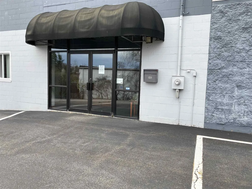 592 Harvey Road Manchester NH 03103