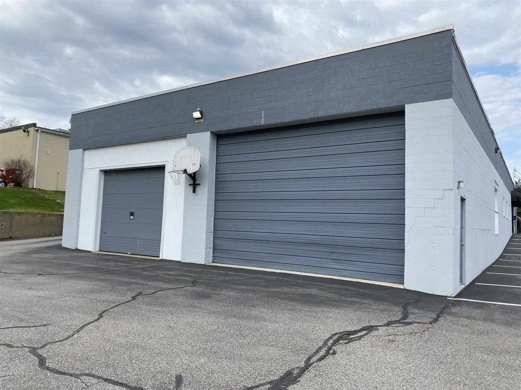 592 Harvey Road Manchester NH 03103
