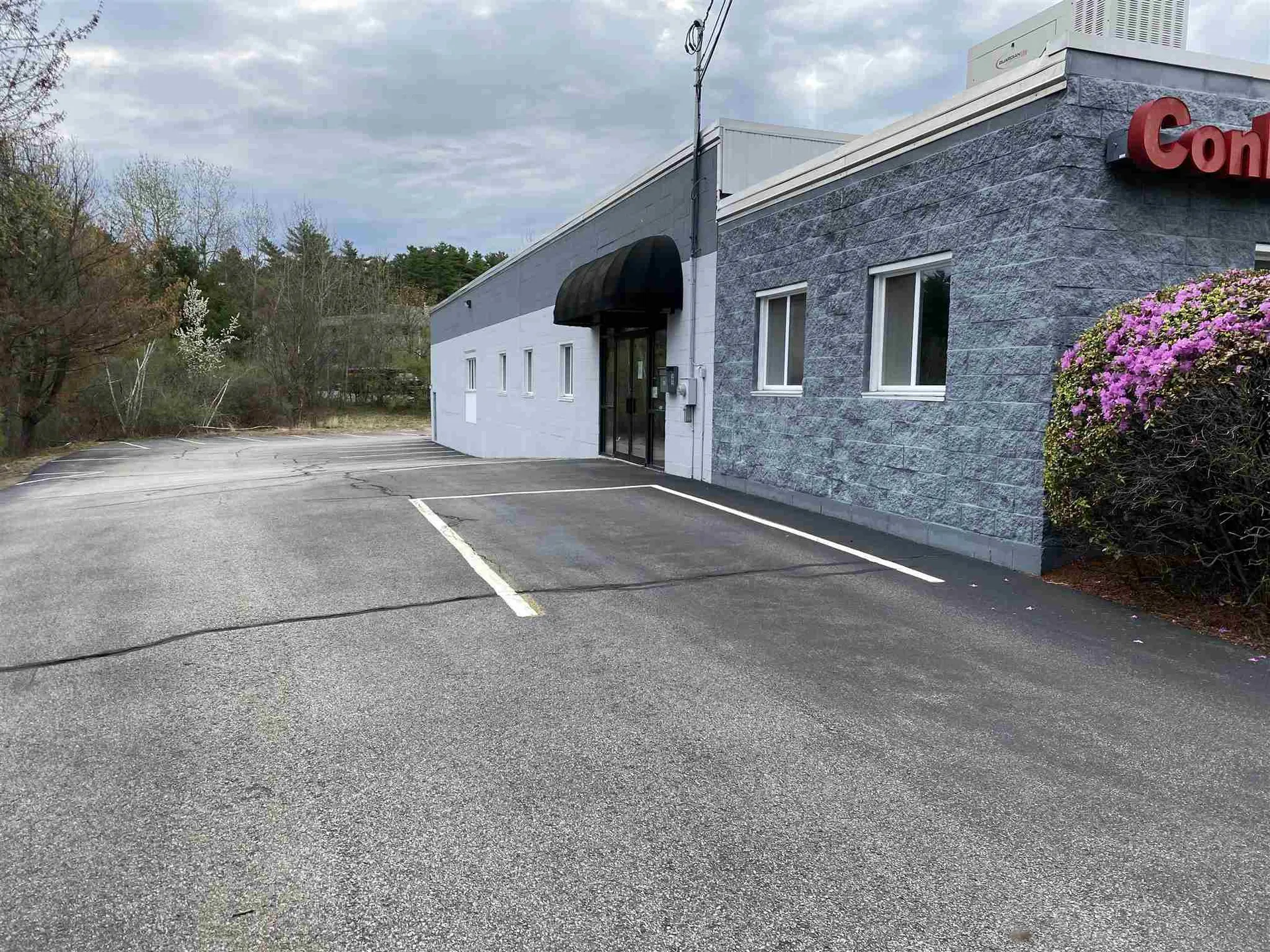 592 Harvey Road Manchester NH 03103