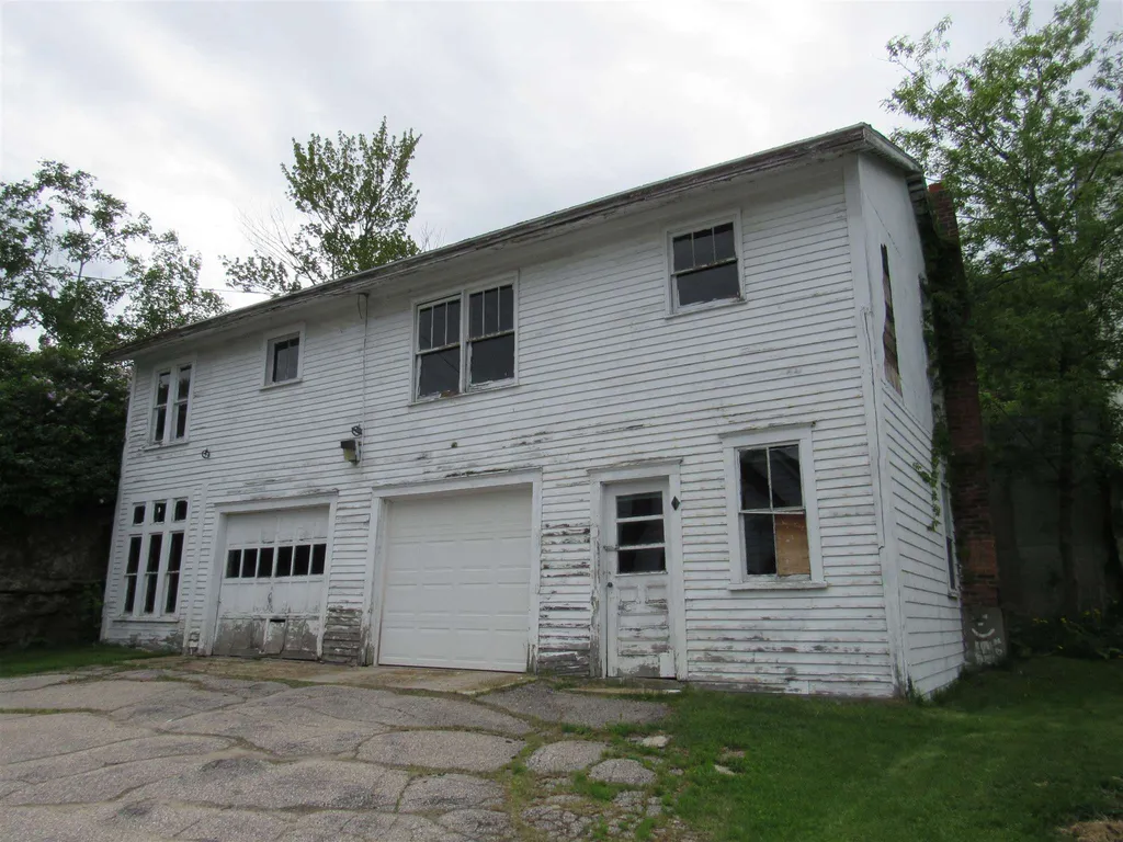 699 3rd Avenue Berlin NH 03570