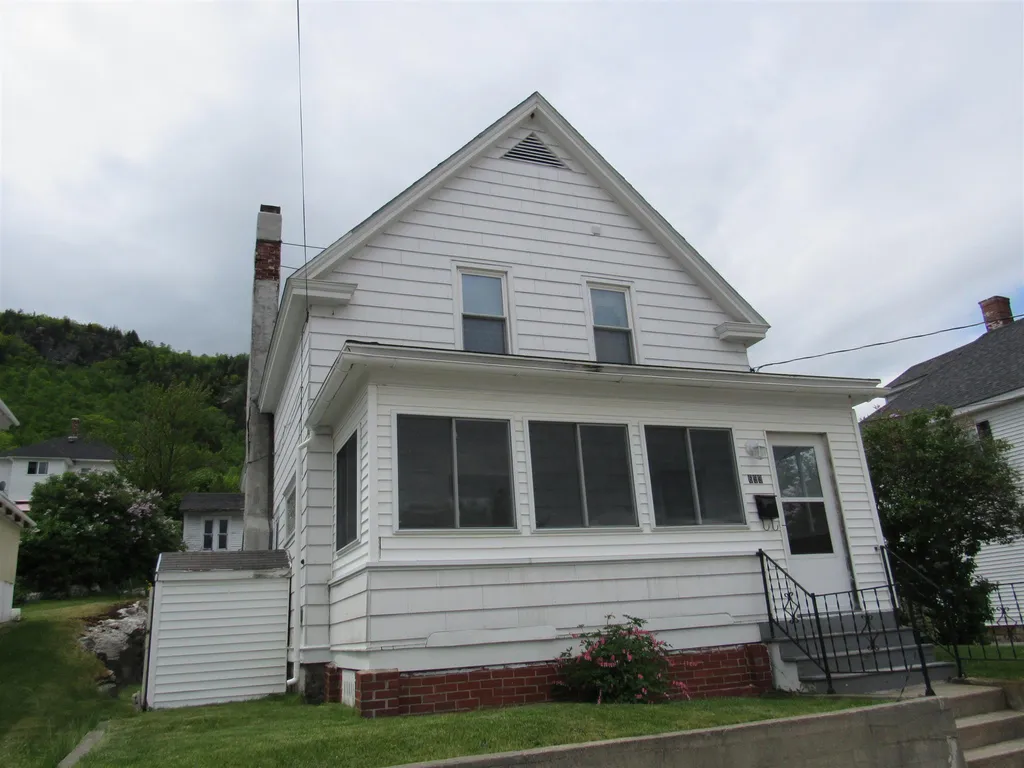 699 3rd Avenue Berlin NH 03570