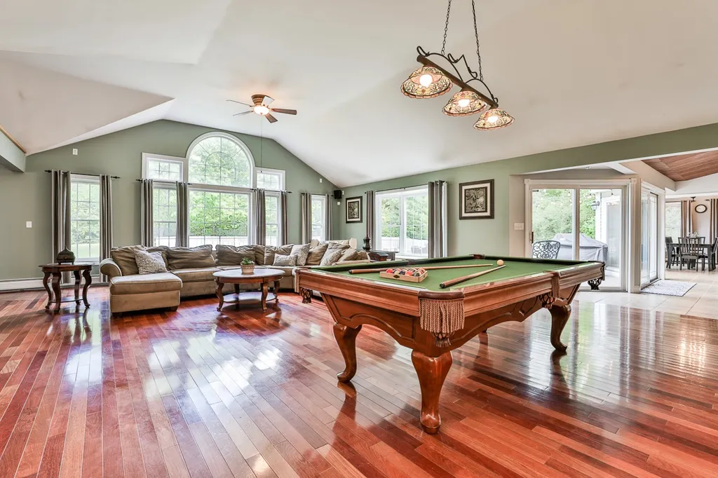 87 Tirrell Road Bedford NH 03110