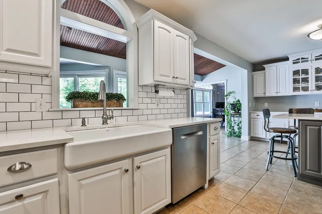 87 Tirrell Road Bedford NH 03110