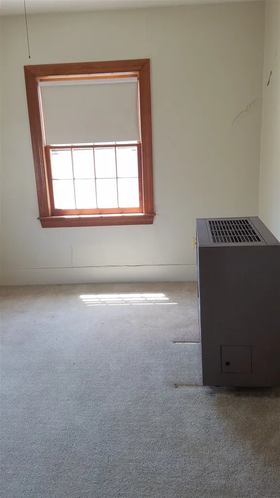 32 Crown Street Nashua NH 03060