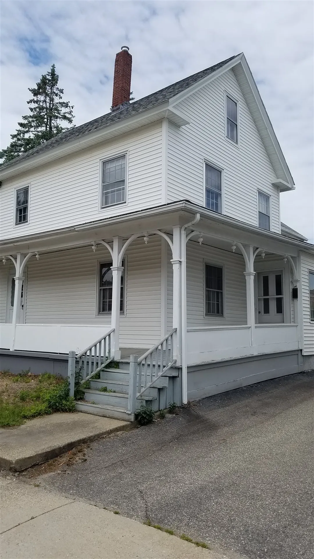 32 Crown Street Nashua NH 03060