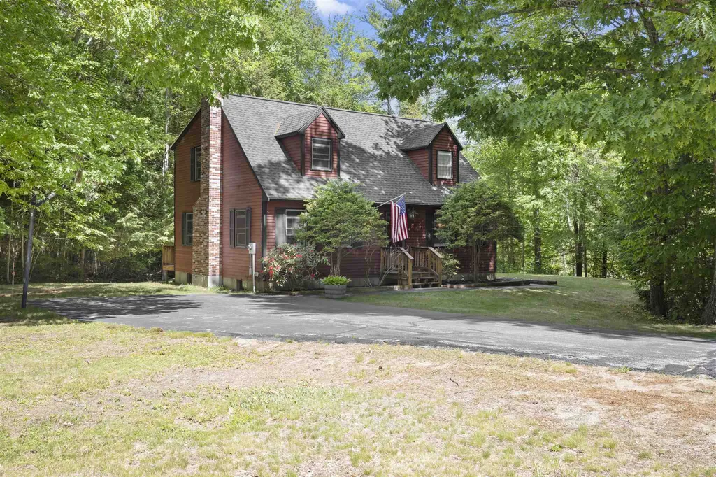 30 Washington Drive Raymond NH 03077