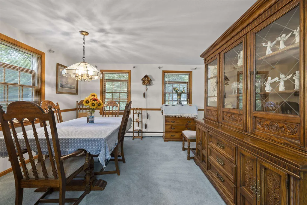 30 Washington Drive Raymond NH 03077
