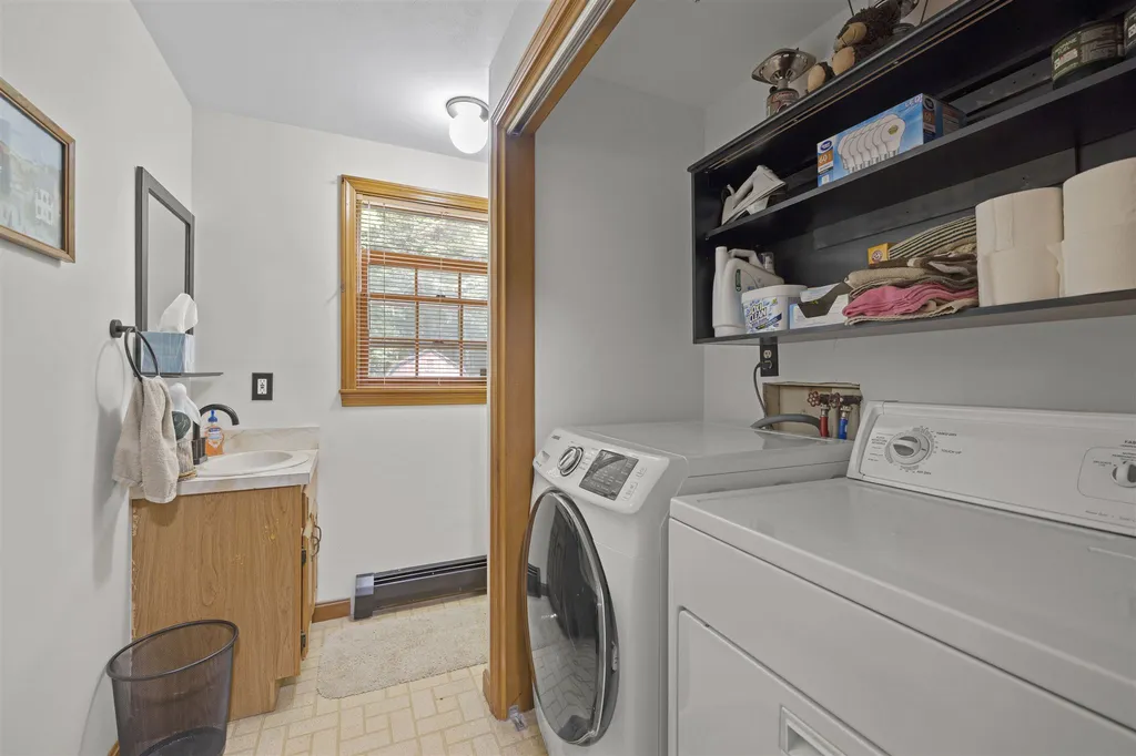 30 Washington Drive Raymond NH 03077