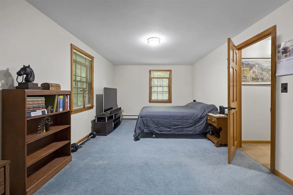 30 Washington Drive Raymond NH 03077