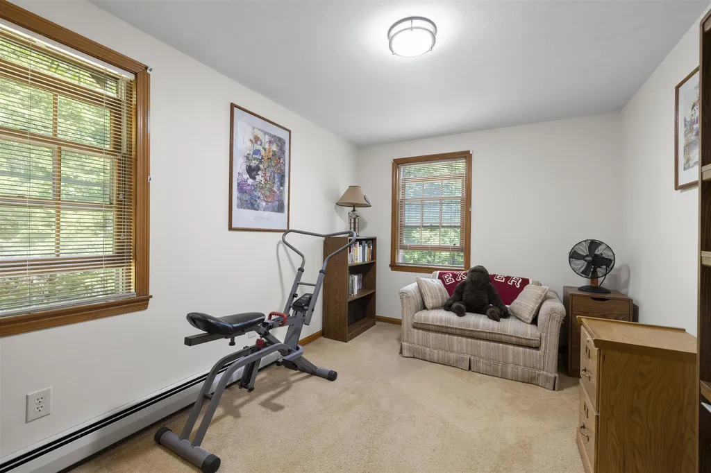 30 Washington Drive Raymond NH 03077