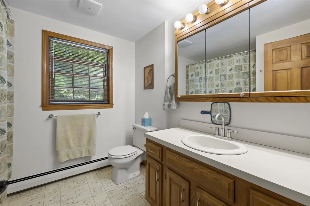 30 Washington Drive Raymond NH 03077