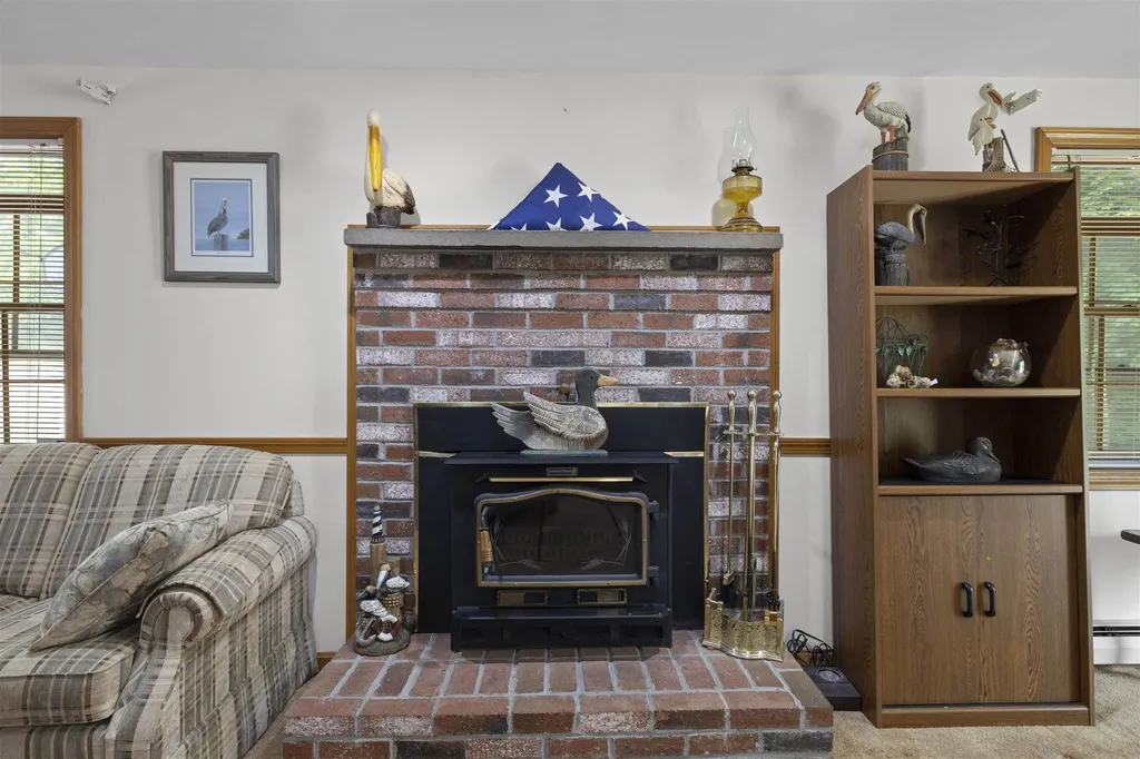 30 Washington Drive Raymond NH 03077