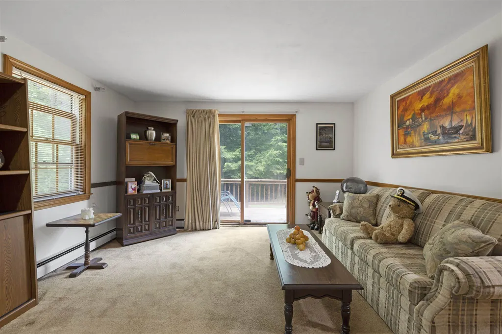 30 Washington Drive Raymond NH 03077