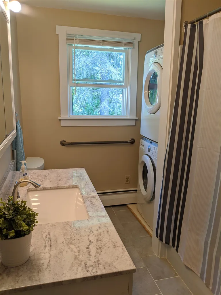 10 Georgia Avenue Enfield NH 03748