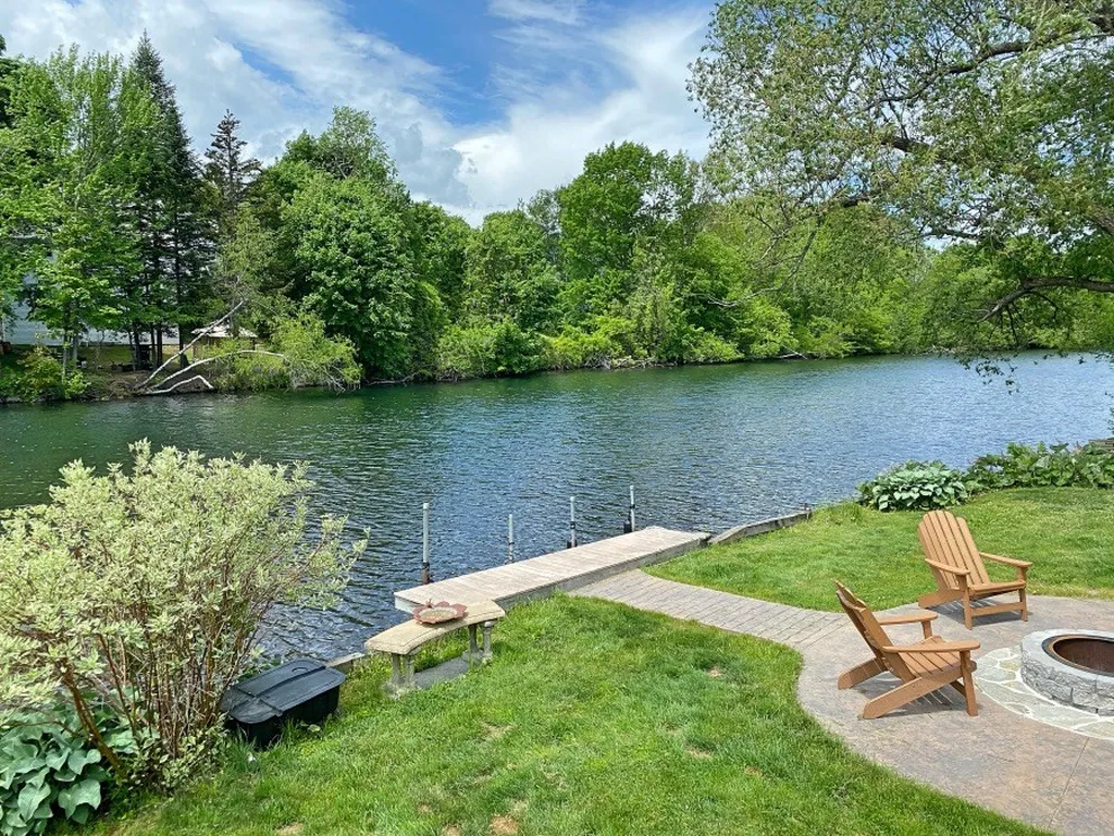 24 Riverside Court Laconia NH 03246