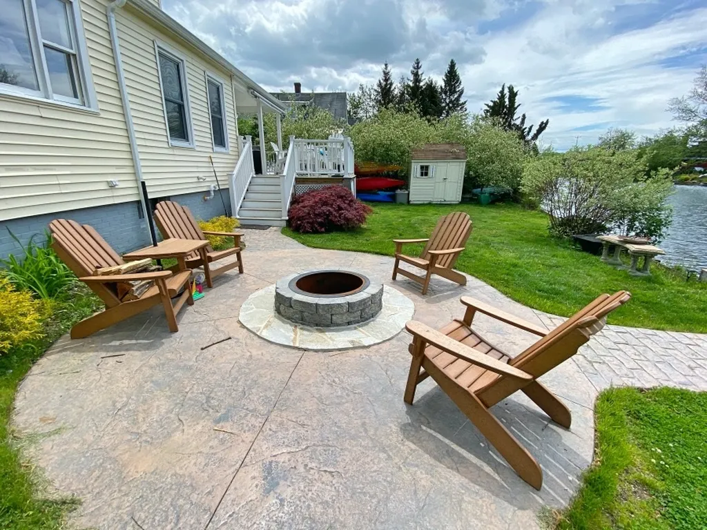 24 Riverside Court Laconia NH 03246