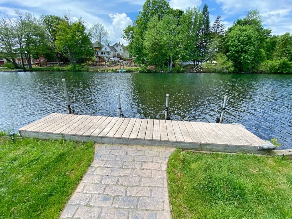 24 Riverside Court Laconia NH 03246