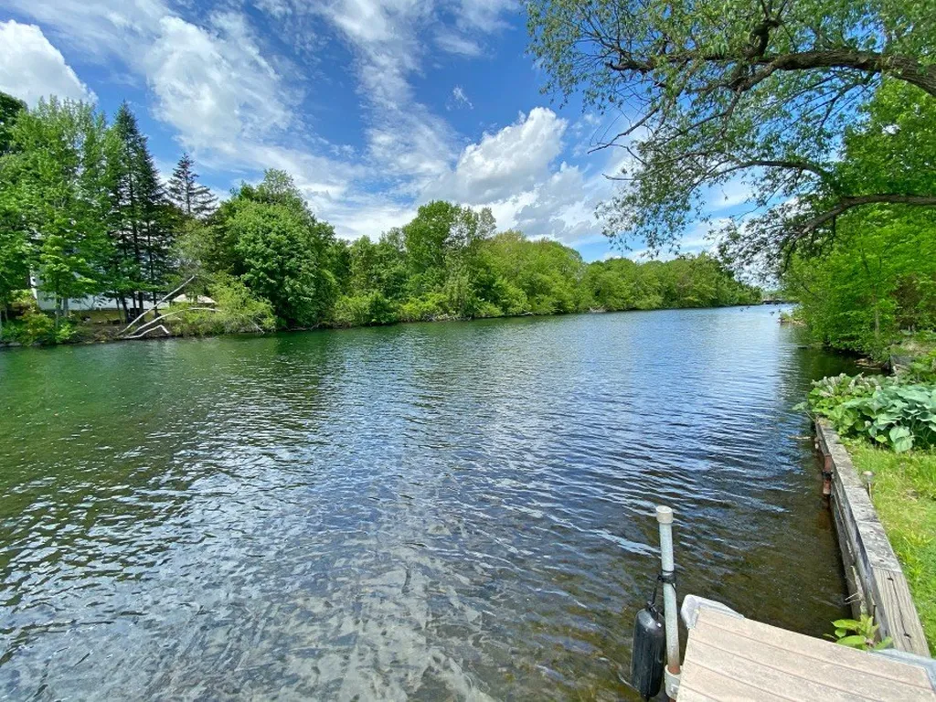 24 Riverside Court Laconia NH 03246