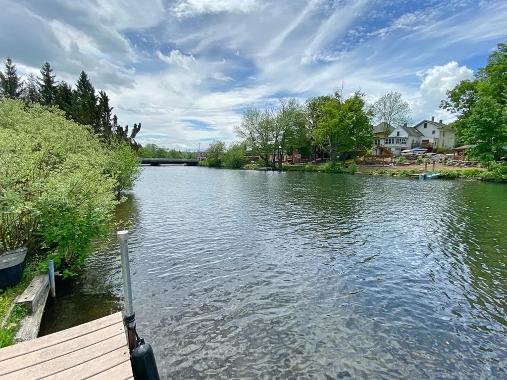 24 Riverside Court Laconia NH 03246