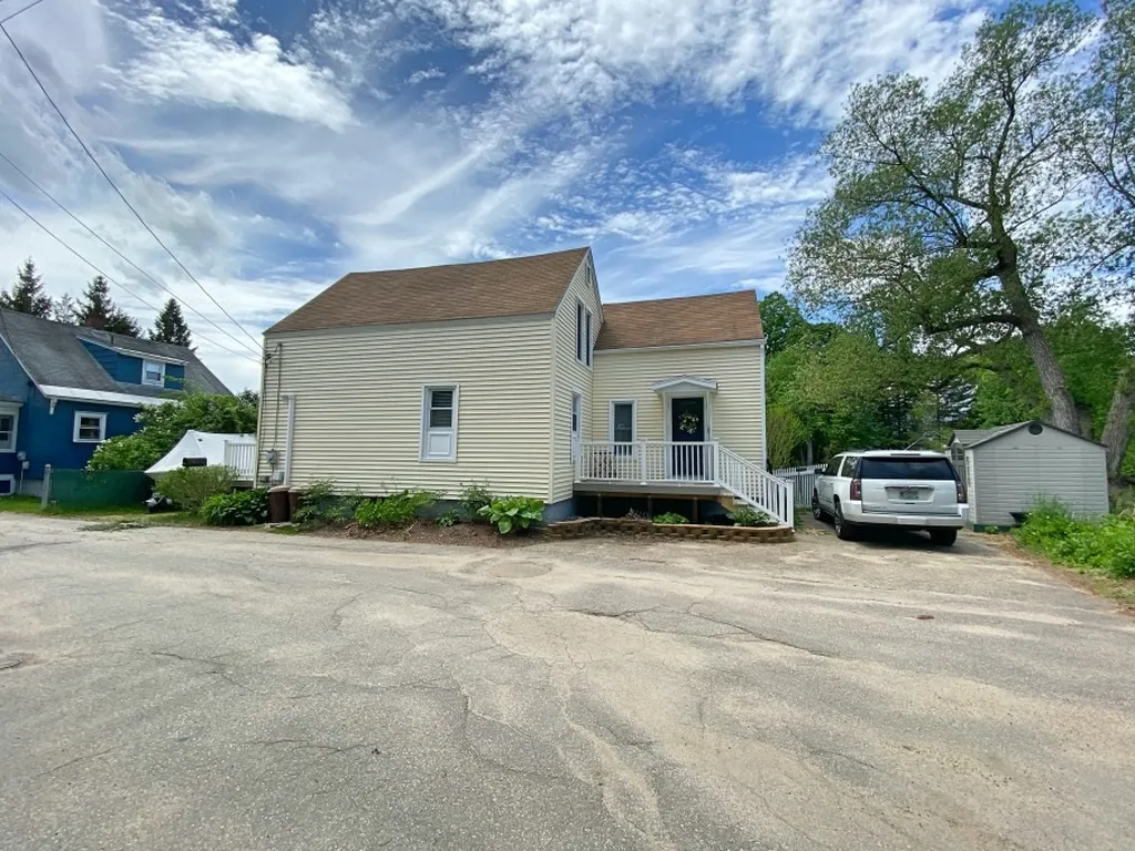 24 Riverside Court Laconia NH 03246