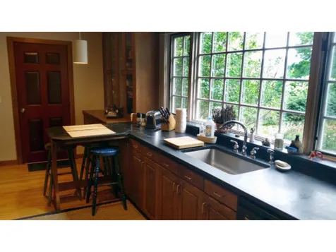 141 River Road Newfane VT 05345