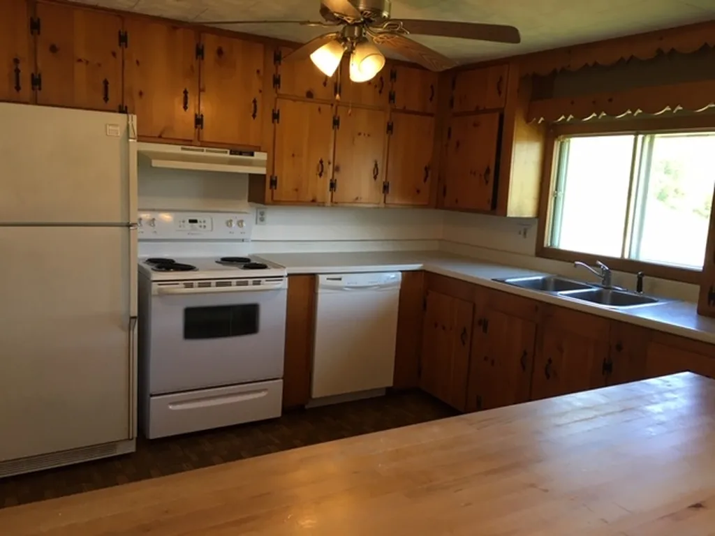 34 Edwards Street Colebrook NH 03576