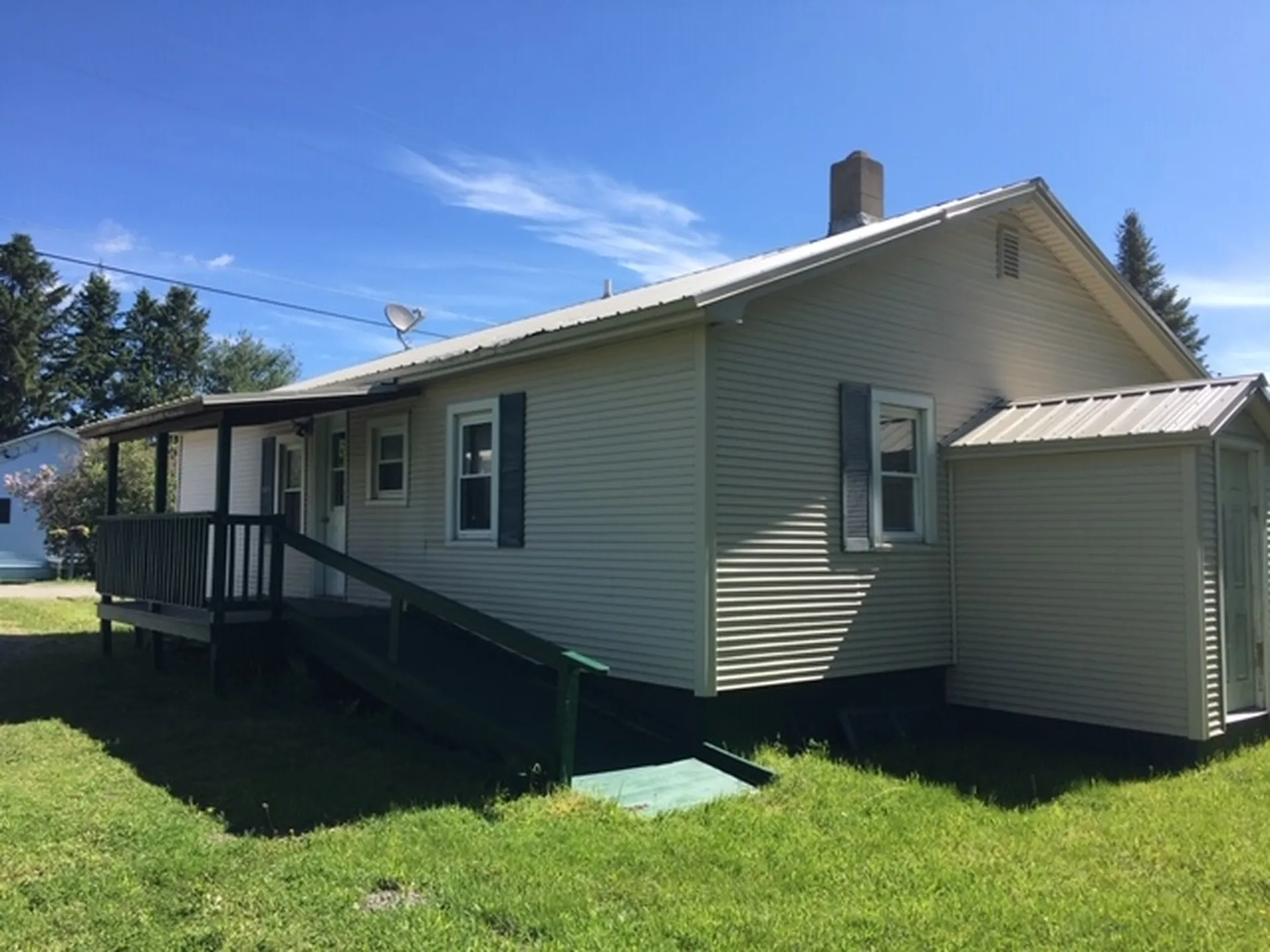 34 Edwards Street Colebrook NH 03576