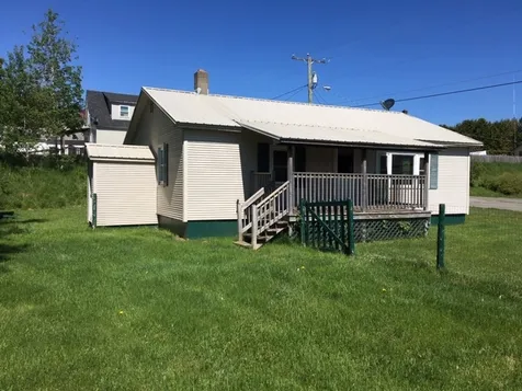34 Edwards Street Colebrook NH 03576