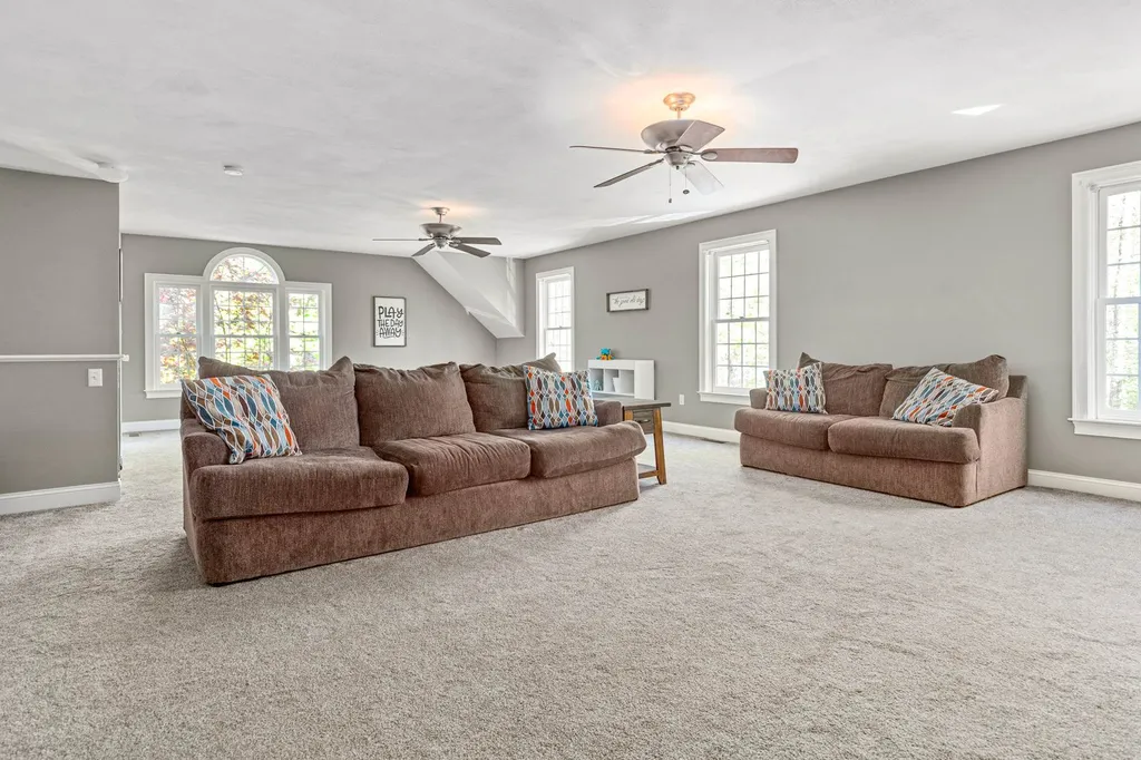 9 Eno Drive Exeter NH 03833
