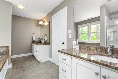 9 Eno Drive Exeter NH 03833