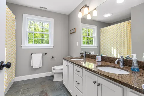 9 Eno Drive Exeter NH 03833