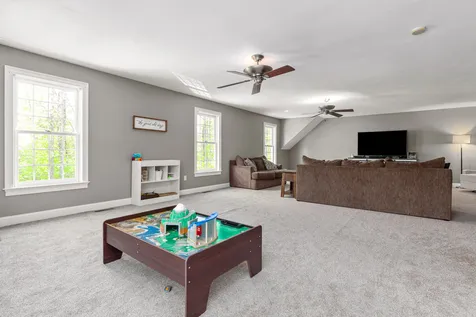 9 Eno Drive Exeter NH 03833